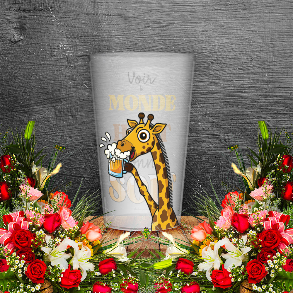 Girafe assoiffée